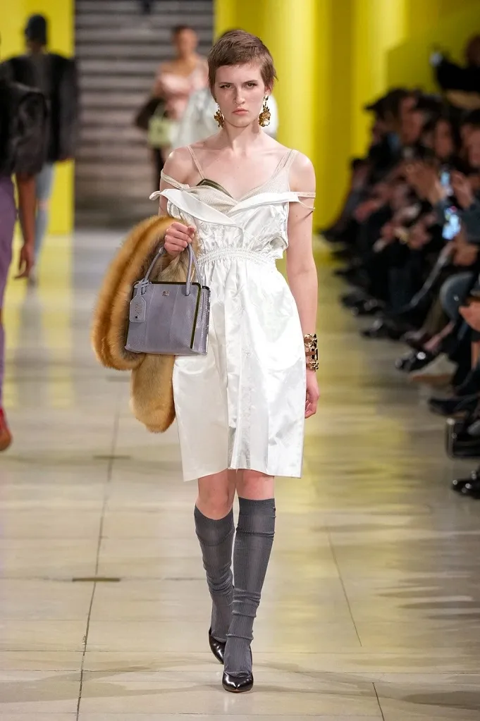 Продажи Prada Group выросли за первые девять месяцев года Продажи Prada Group выросли за первые девять месяцев года