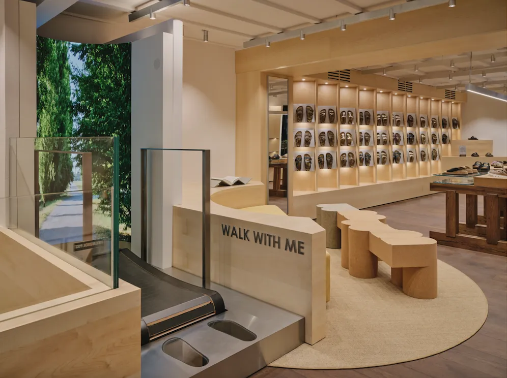 La nueva tienda insignia de Birkenstock en Milán. Foto: Footwearnews.com