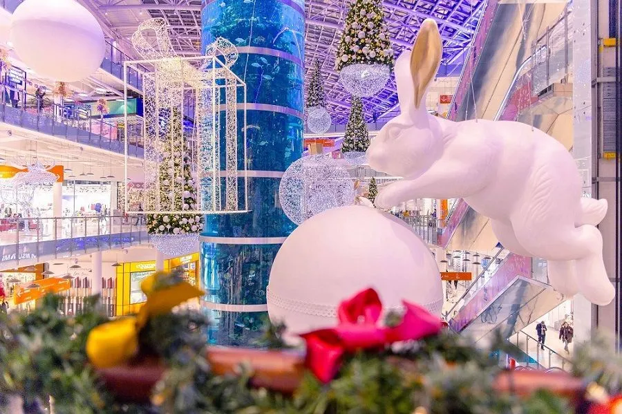 ТЦ «Авиапарк» приманивает посетителей новогодним настроением