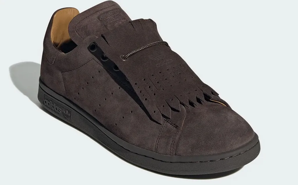 靴  Stan Smith beams Adidas Stan Smith turned into loafers in collaboration with Beams
