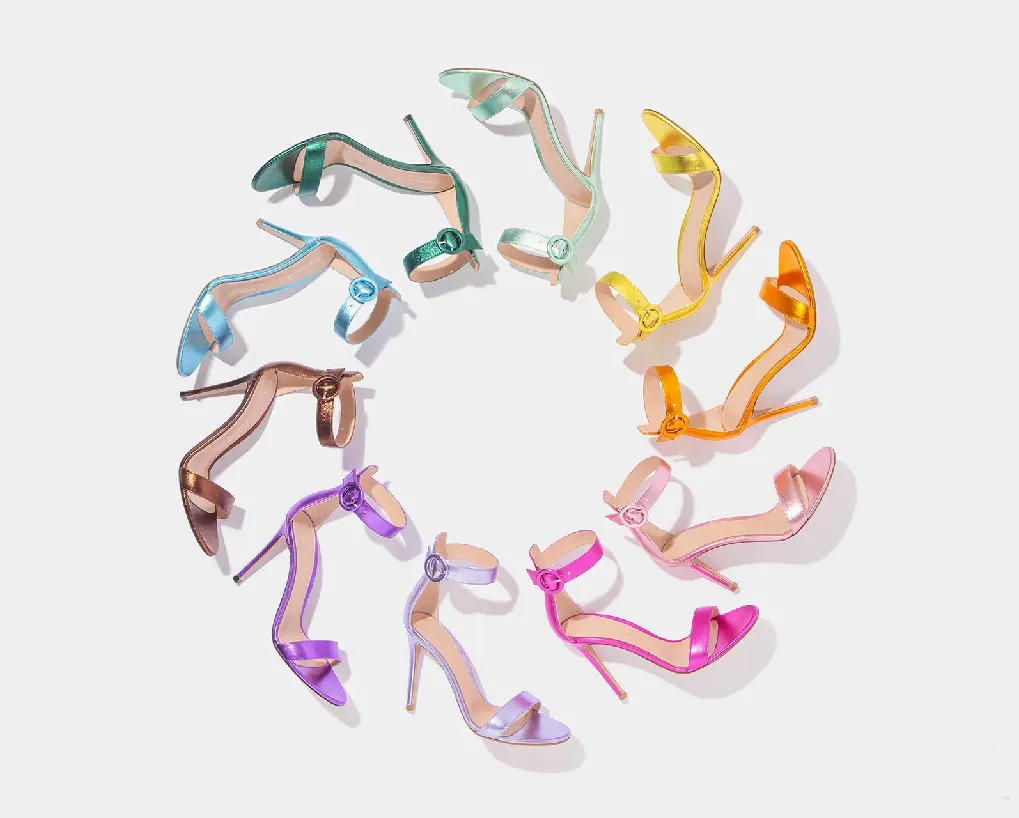 Gianvito Rossi отмечает десятилетие босоножек Portofino 