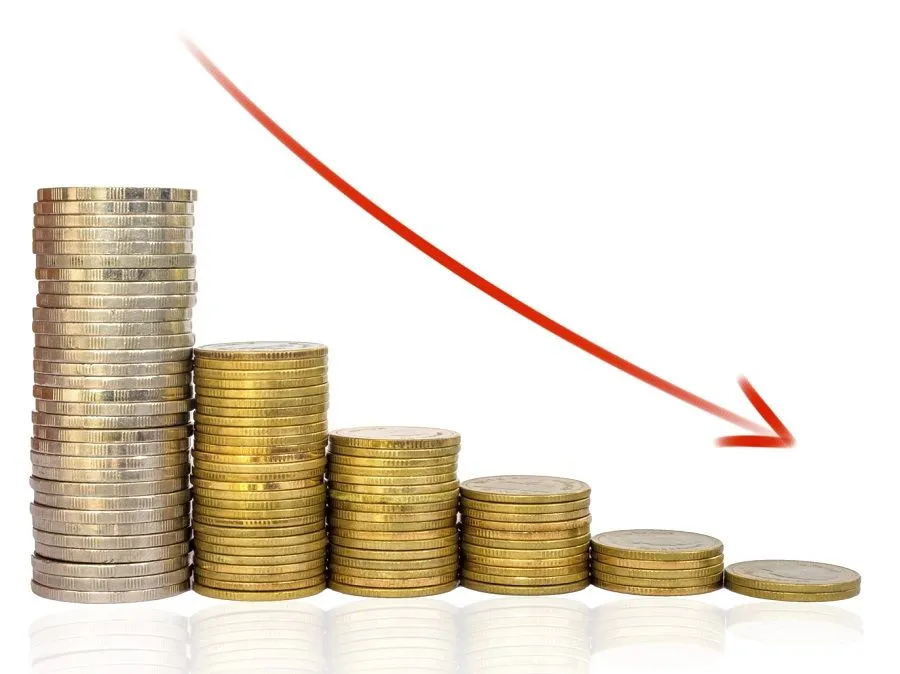 СберИндекс показал рекордное снижение трат жителями России на товары и услуги 