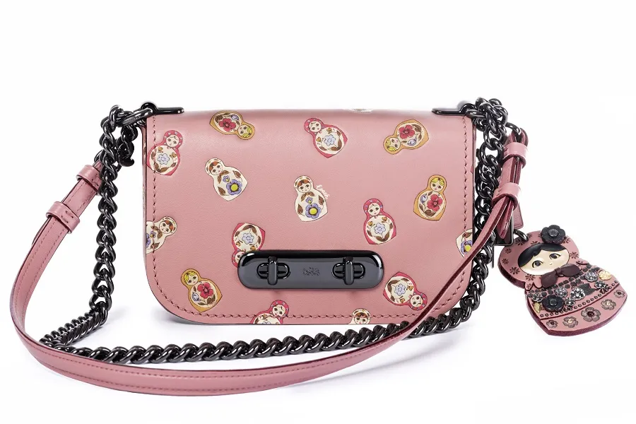 Coach dedicated a new bag model to Moscow