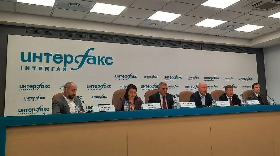 Доля контрафакта в продажах спортивной обуви на маркетплейсах в России – 49%.