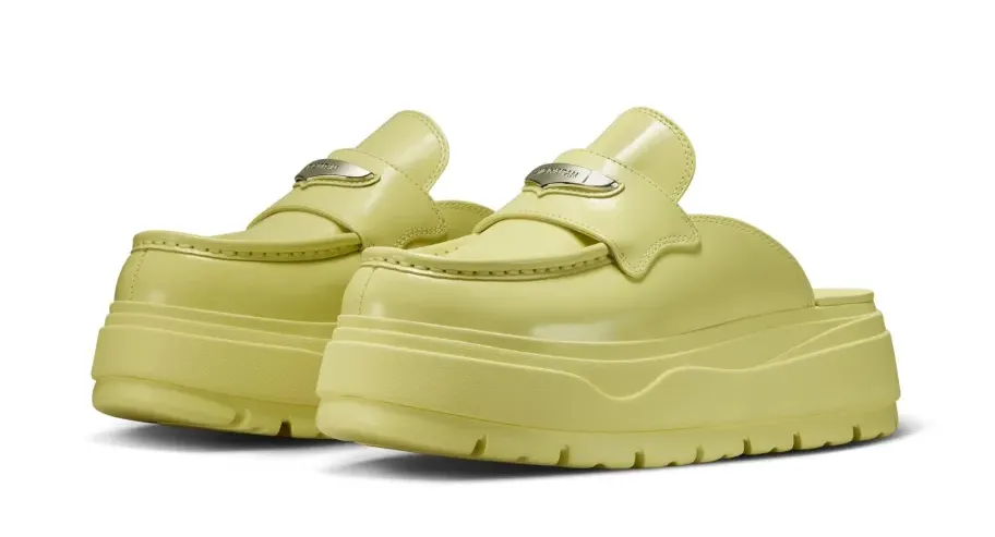 Nike выпустил гибридные модели кроссовок-лоферов–мюлей линейки Air Jordan 