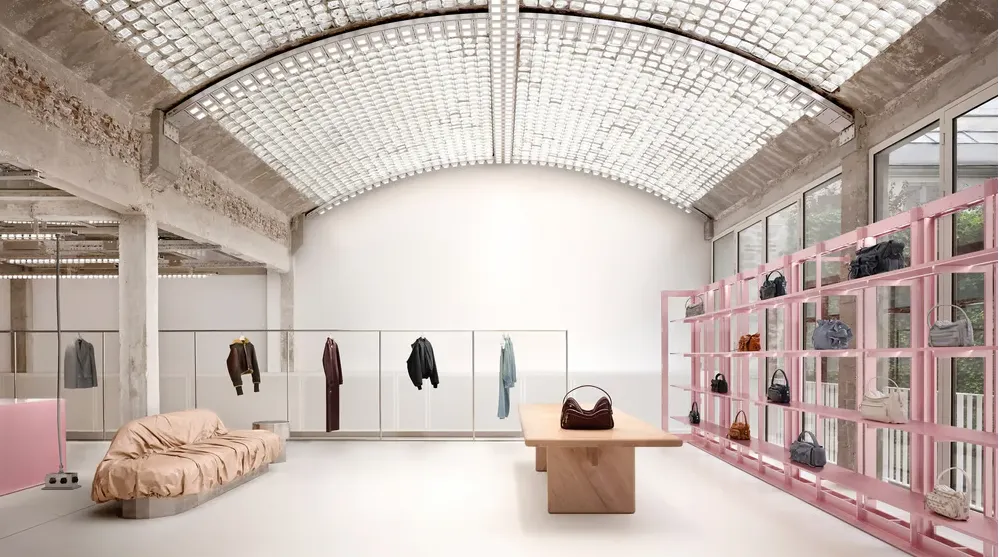 Acne Studio открыл штаб-квартиру в Париже