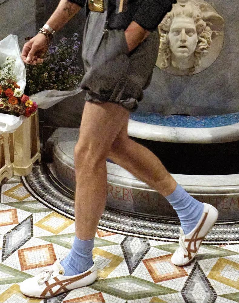 Versace X Onitsuka Tiger выпустит коллаб весной 2026 года