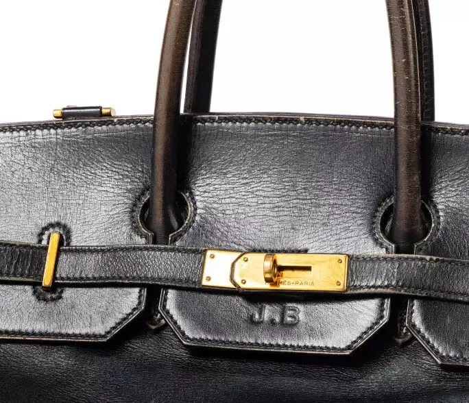 Первая сумка Birkin модного дома Hermès будет продана на аукционе в Париже 