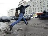 A Mosca, preparando un flash mob contro i reagenti che rovinano le scarpe