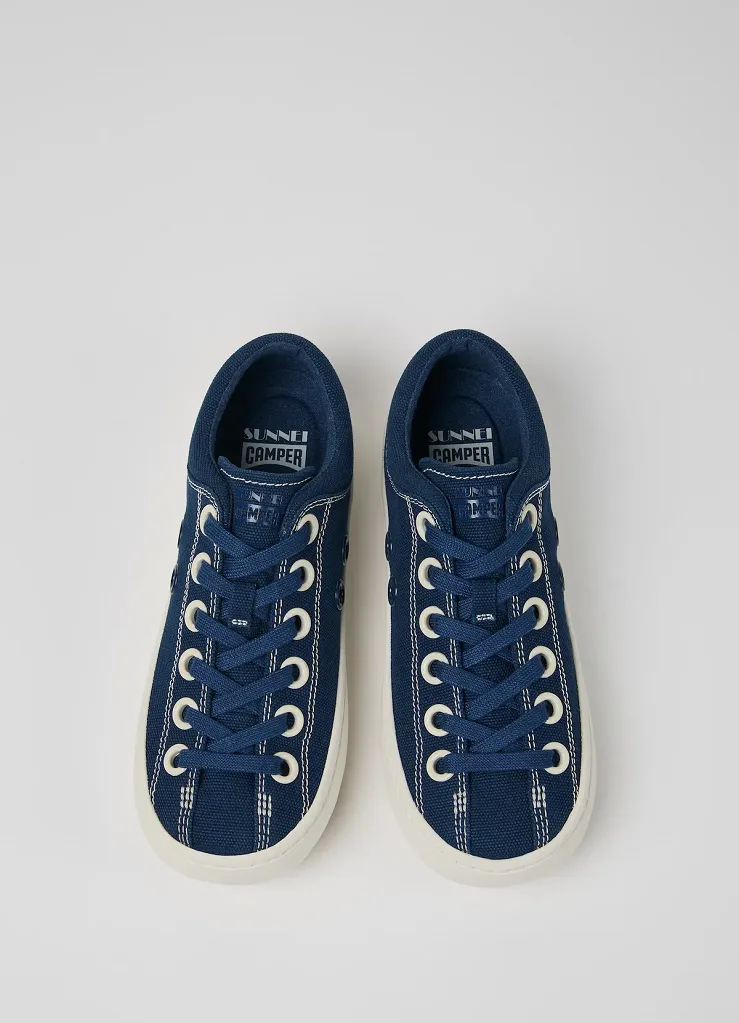 Camper x Sunnei ha creato sneakers con mezze paia simmetriche