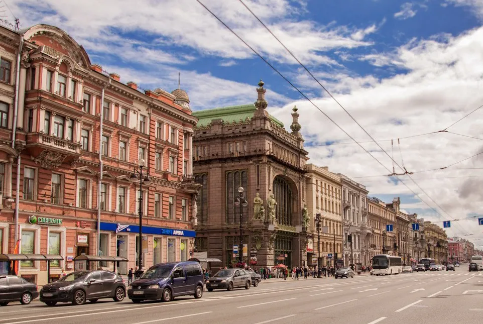 В Санкт-Петербурге растут ставки аренды на  торговые помещения на Невском проспекте 