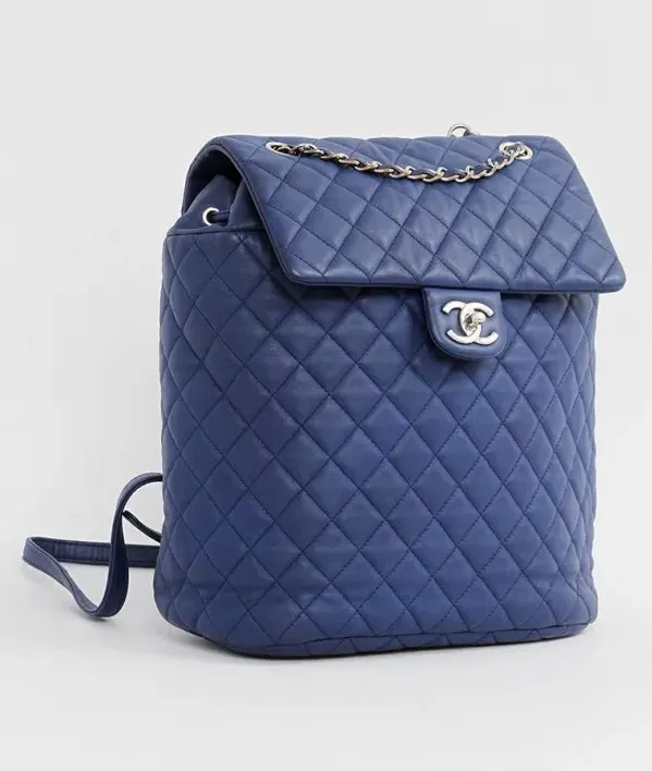 Lamoda расширила ассортимент винтажных сумок в разделе Resale