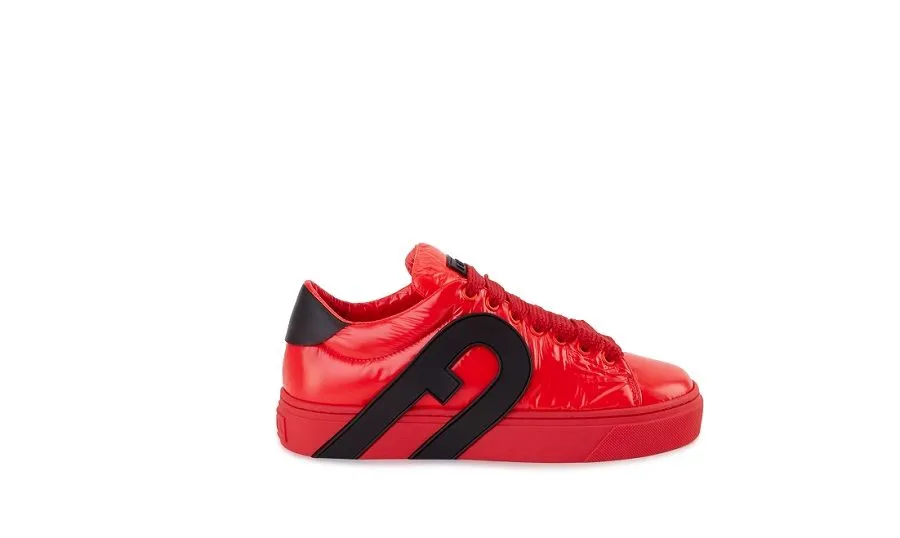 В коллекции Furla - кроссовки с новым логотипом бренда