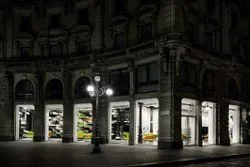 Il negozio Carlo Pazolini apre a Milano